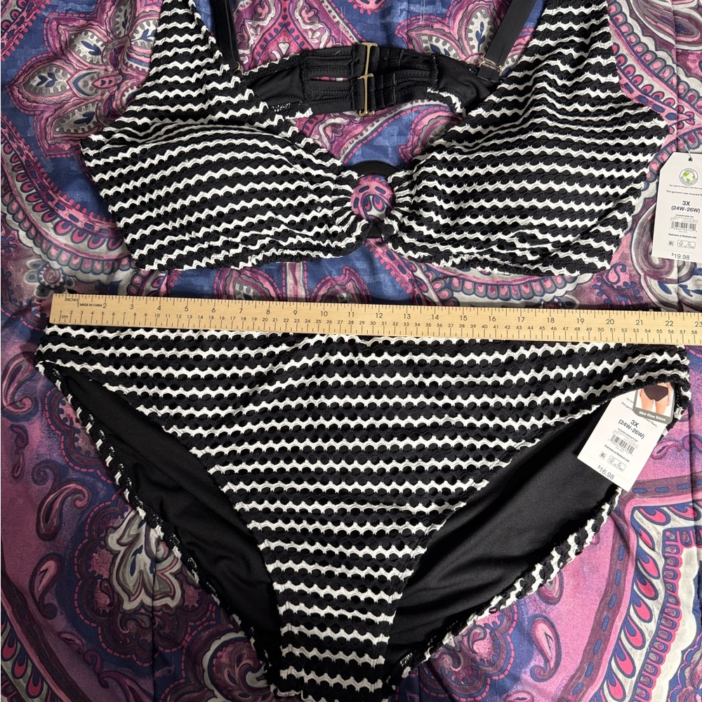 Time and Tru Black and White Wave-Print Bikini Set Plus Size 3X - Picture 4 of 7